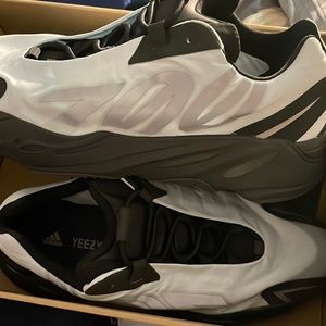 Never worn Yeezy boost 700 light blue mens 12 1/2 straight from Goat